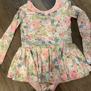 Sweet honey- size 8Y- like new condition. Attached skirt